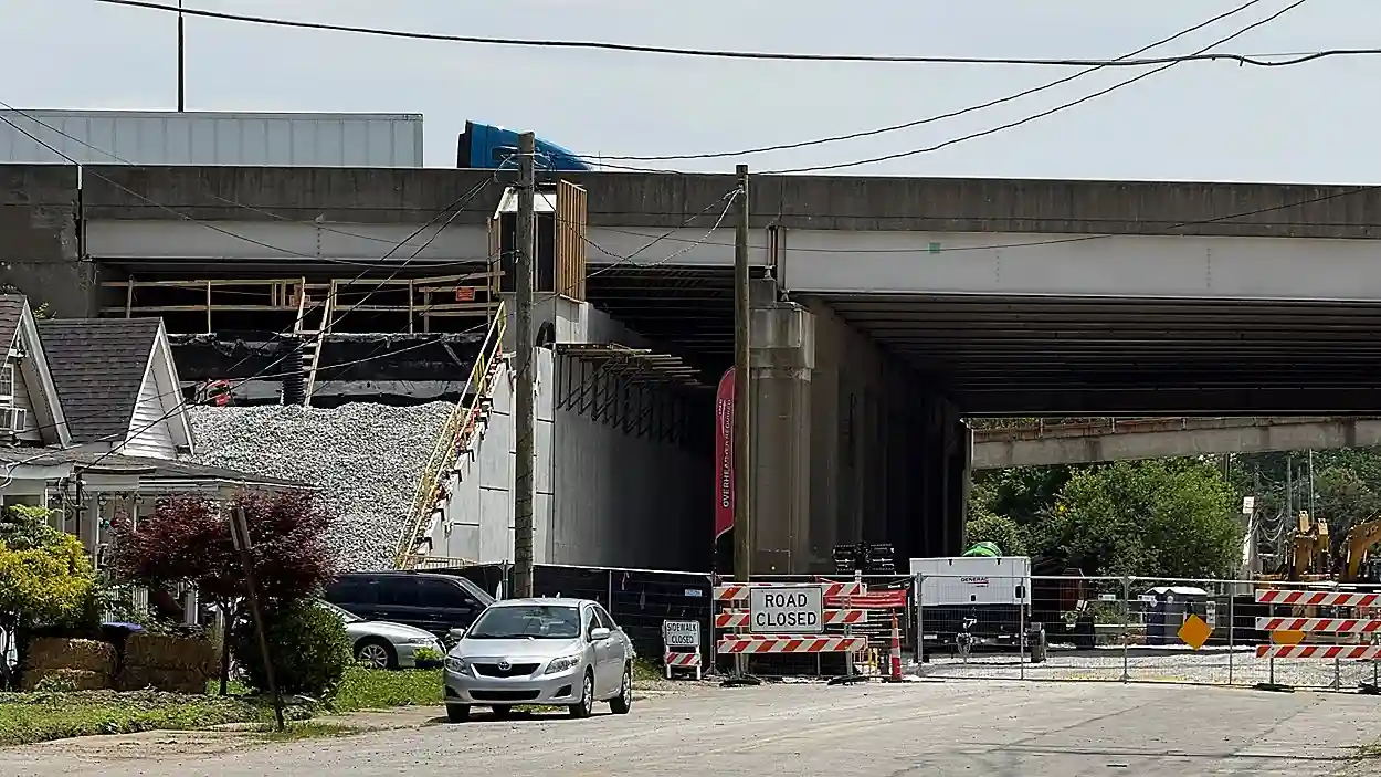 Traffic congestion increases in Louisville after Interstate 65 closure begins.